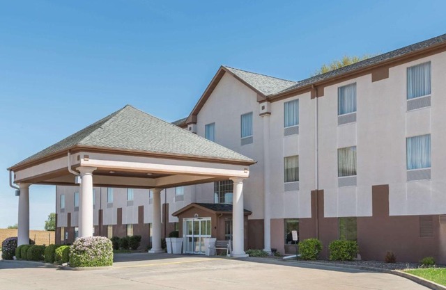 Seasons Inn & Suites Highland