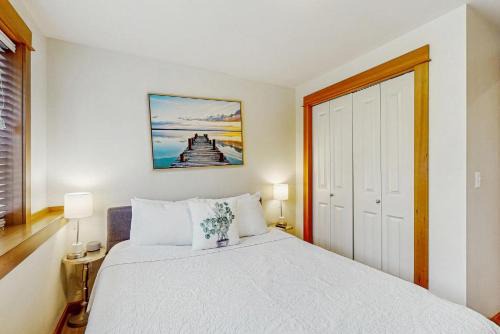 Seattle Adventure & Stadium Getaway - Lower Level