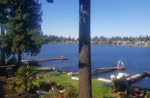 Seattle / Flughafen / Stadtbahn / SeaTac / 2 Zim. Wohnung / Haus am Wasser