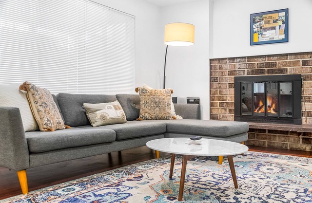 Seattle Cloud 2BR Prime Location