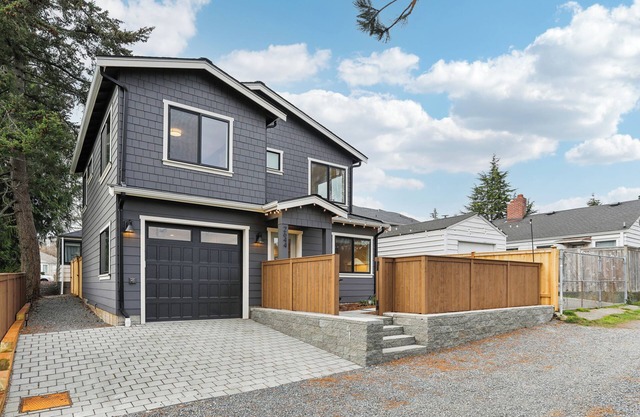 Seattle Retreat, 3 bedroom 2.5 bathroom, Family Friendly near Magnolia Village.