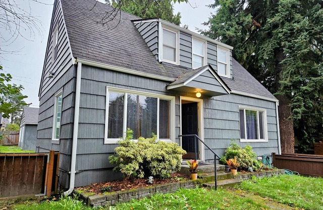 SEATTLE TIMELESS CHARM 4BR2BA, Kitchen WD