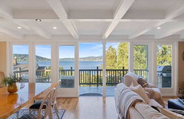 Seattle’s Best Kept Secret Lake Views + Central Locale
