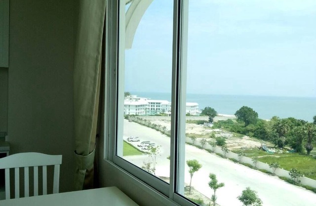 SEAVIEW Beach Front mit riesigem Sport Club