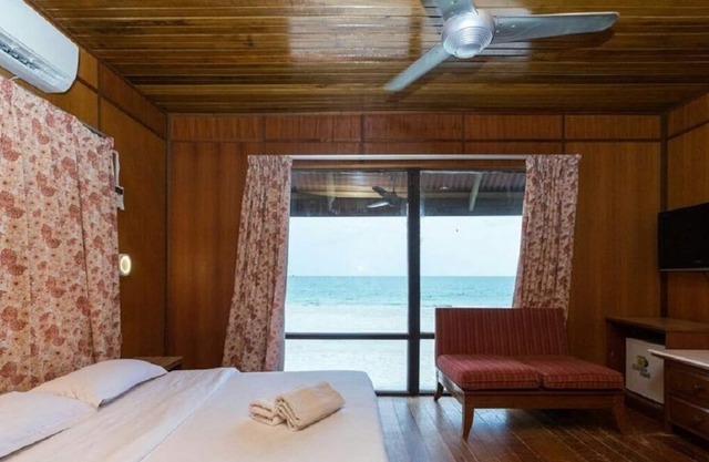 Meerblick-Chalet # 5 direkt am Strand Cenang Beach Langkawi