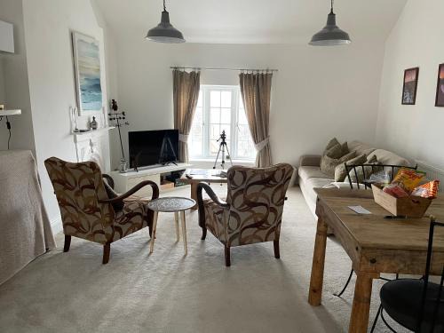 Seaview cottage with oodles of charm sleeps 4