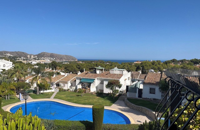 Seaview villa with large terrace and big pool. Beach 20 min away walk. WiFi. AC.