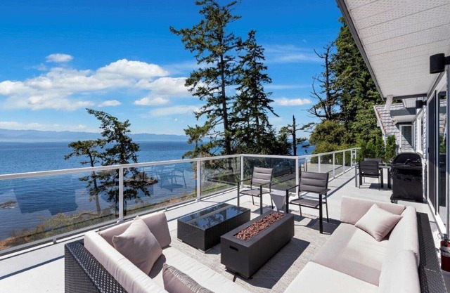 SEAWOOD OCEANFRONT SUITE