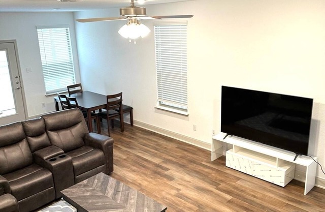SeaWorld & Lackland Air Force Base Modern Home