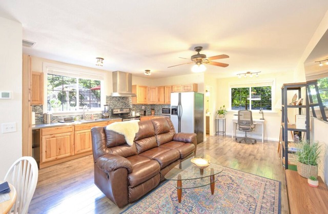 Sebastopol Country Getaway - 18 Minutes Walk to Downtown