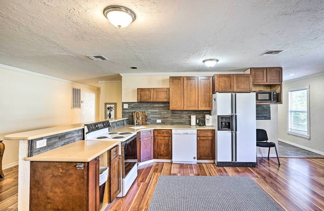 NEW! Sebring Condo w/ Game Room < 13 Mi to Raceway