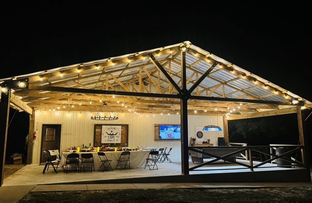 Sebring Florida Farmhouse just minutes from Raceway