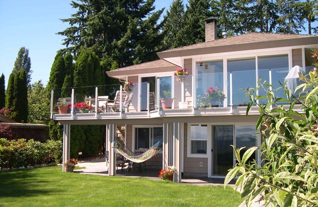 Sechelt Oceanfront Suite
