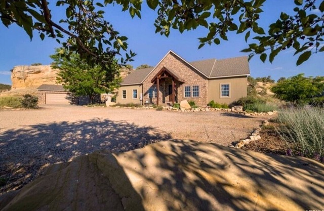 Secluded 16-acre Ranch House near Red Fleet, Steinaker & Flaming Gorge