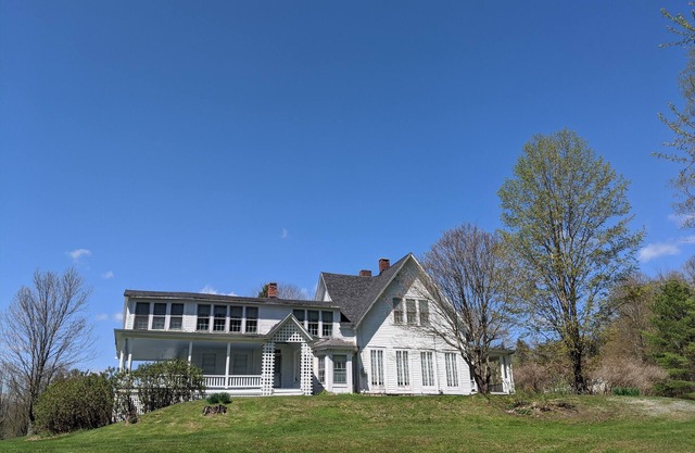 Secluded 19th century Farmhouse with mountain views