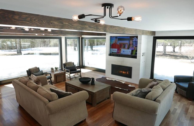 4-STERNE-TREMBLANT-CHALET-SCHLAFPLÄTZE 18-22 MIT GLAMPING-OPTION