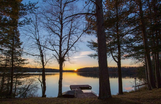 Lakefront Cabin am Black Oak Lake mit eigenem Pier!