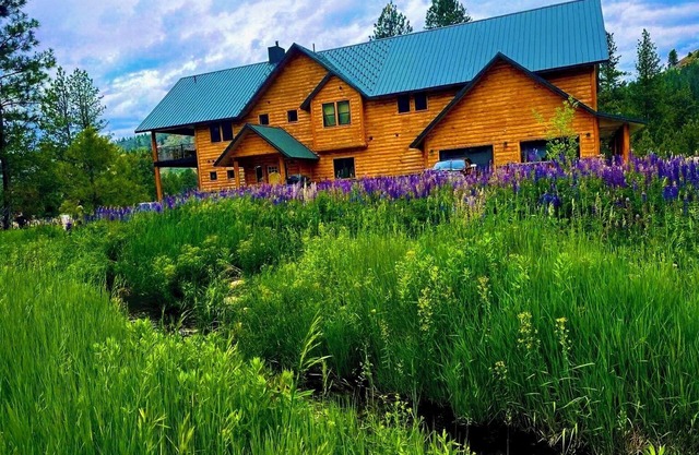 Secluded cabin in the woods with private pond, river front, & 9 hole disc golf