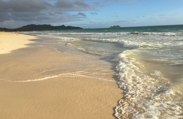 Abgeschiedenes Gartenhaus einen halben Block vom Waimanalo Beach entfernt, Mindestmietdauer 30 Tage