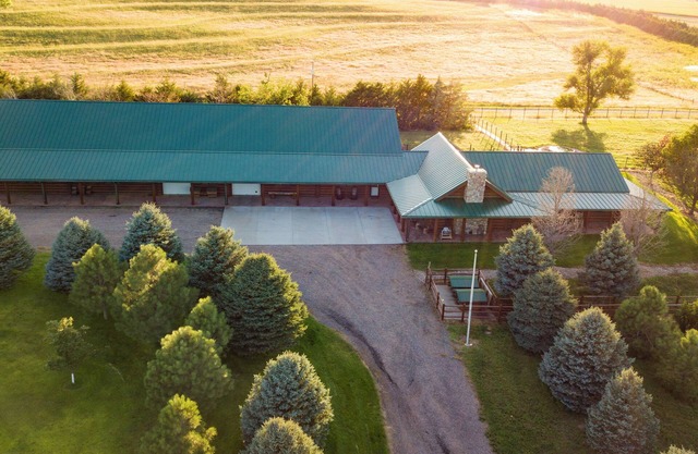Secluded and spacious retreat in western Nebraska. Pet-friendly!