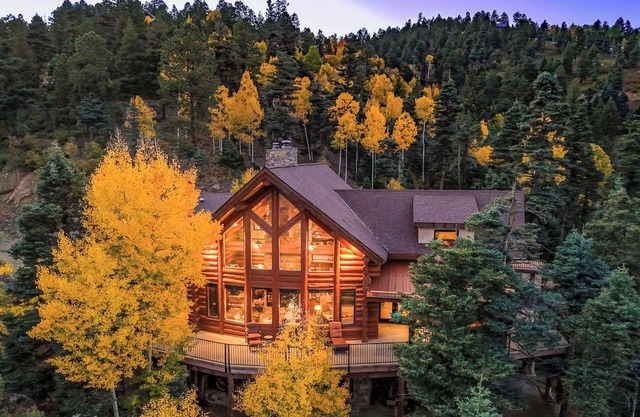 Secluded Angel Fire Retreat: Deck + Stunning View!