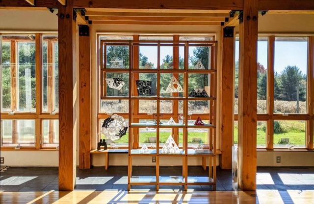 Secluded Art & Architecture in Nature Retreat - hi