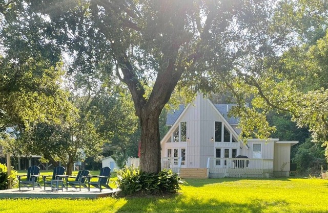 Secluded Bayview vacation home with private beach