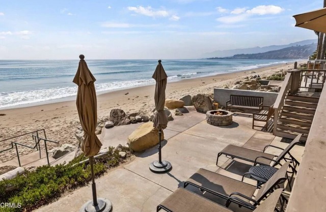 Secluded Beach House with Expansive Ocean Views