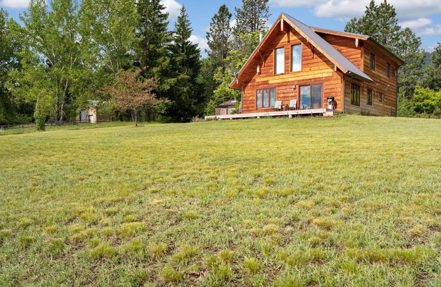 Secluded Bitterroot Valley Cabin