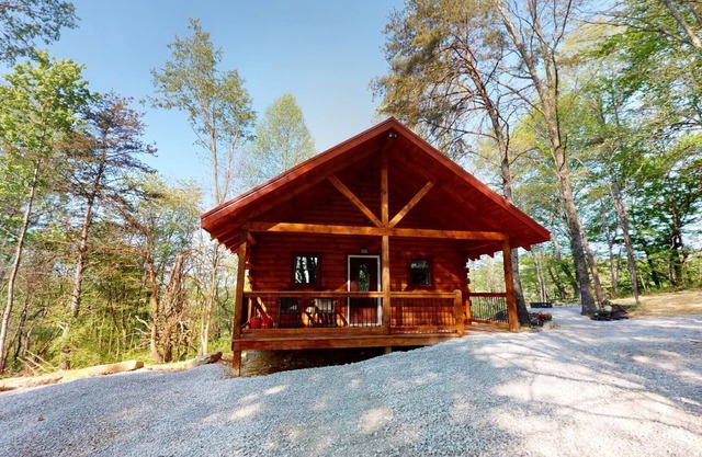 Secluded cabin for 2 in the Hocking Hills