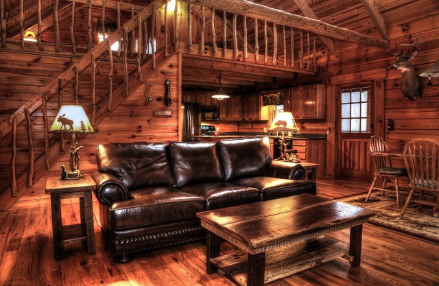 Fangen Sie etwas R & R mit Timber Lodging (Nichtraucherhütte)