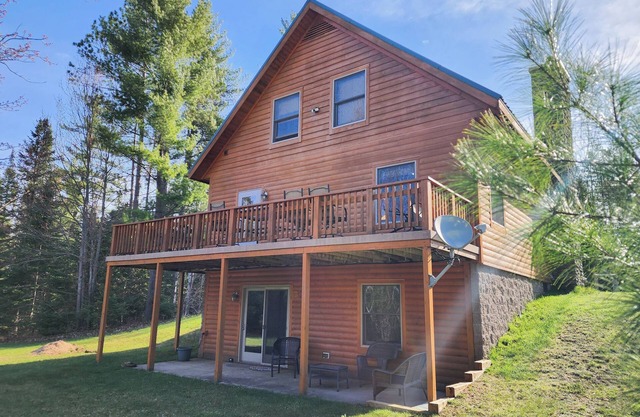 Available Labor Day! Secluded Cabin w/King Bed