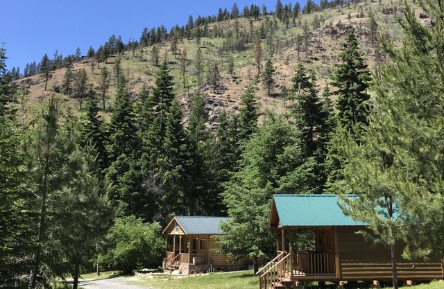 Abgelegene Hütten auf privater Ranch