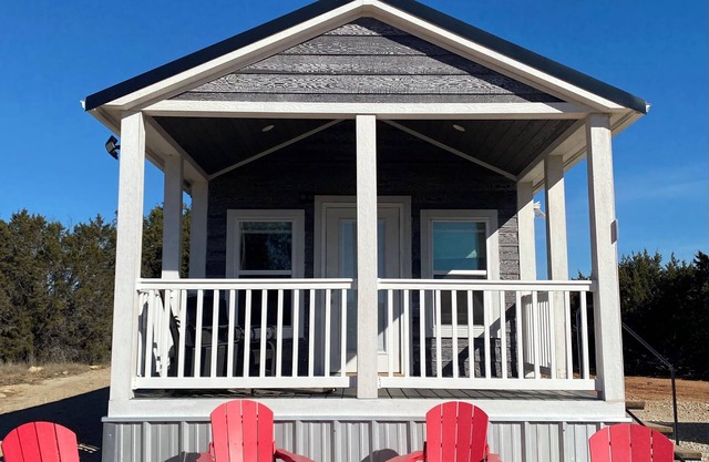 Secluded CapeWest Cabin @Graford, TX close to Rocker B