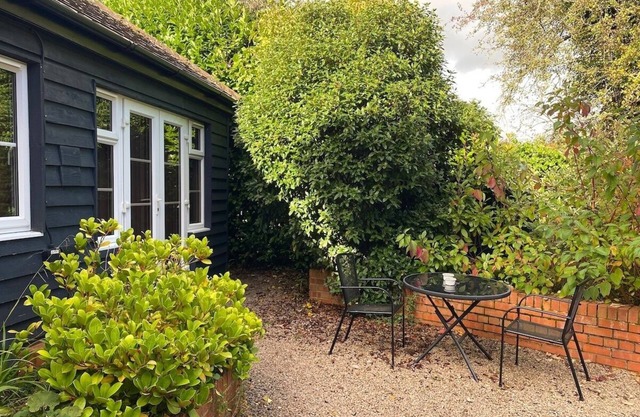 Secluded Countryside Retreat for Four, Gloucester
