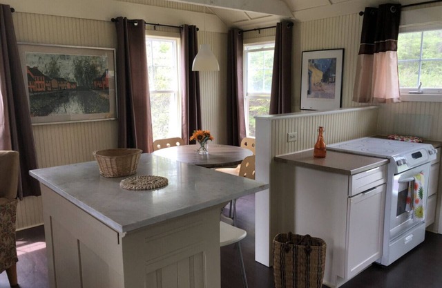 Abgeschiedenes Ferienhaus an den felsigen Ufern des östlichen PEI