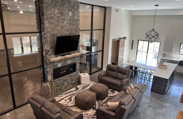 Secluded, Cozy Shouse near the Lake!