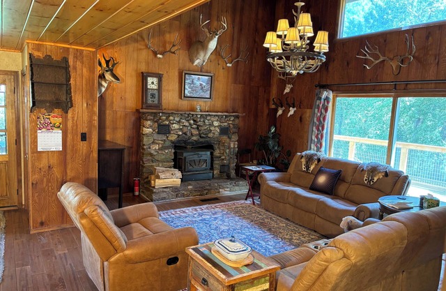 Peaceful and private 3-bedroom ranch house near Challis