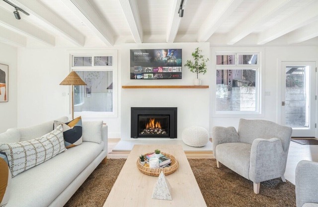 Secluded Downtown Modern Lux Retreat in Redwoods
