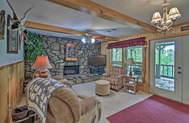 Secluded Edgemont Getaway w/ Huge Outdoor Deck!