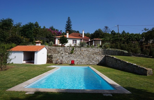 Abgeschiedenes Bauernhaus mit exzellenter Aussicht und großem Pool