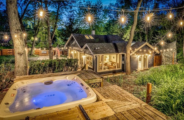Abgeschiedenes, eingezäuntes Ferienhaus mit Dune-Top-Whirlpool, moderne Annehmlichkeiten, hundefreundlich