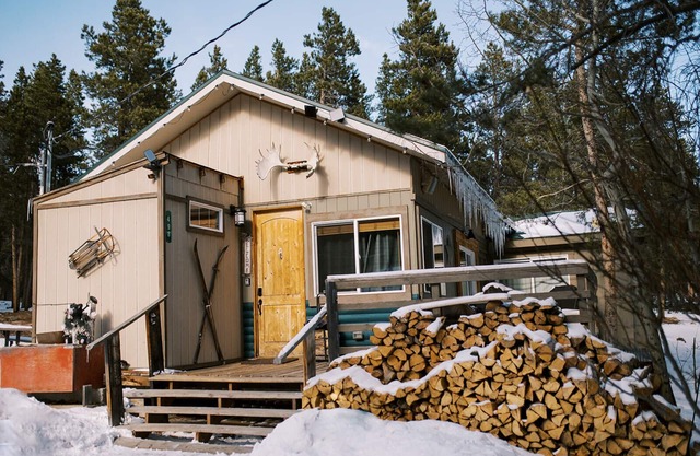 Abgelegene Georgeous Cabin - nur wenige Schritte vom Roosevelt National Park zum Wandern.