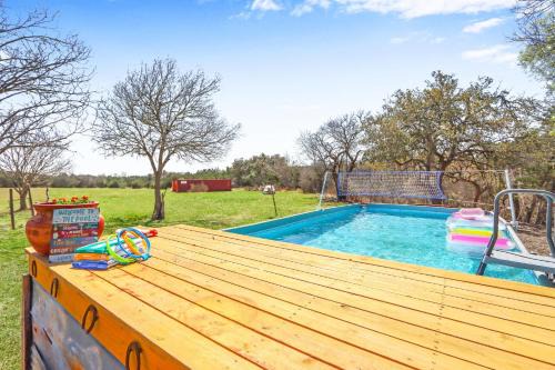 Secluded Hill Country Oasis