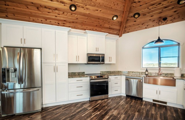 Secluded hilltop home with 360 views near Prescott, AZ