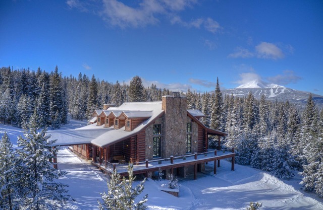 Secluded home w/exceptional views, hot tub, game room, close to Big Sky Resort - Special K Lodge