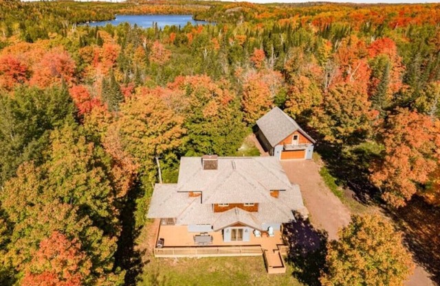 Secluded house in the wood w/ sauna, game room. Near lake Caribou & Lutsen ski.