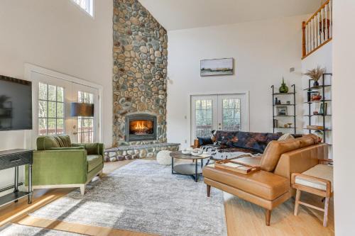 Secluded Kerhonkson Retreat with Deck and Views!