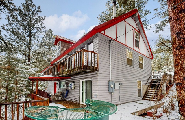 Abgeschiedenes Haus mit Seeblick, Zugang zum Privatstrand und Spielzimmer!