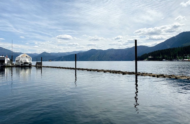 Secluded & Lakefront House Boat w/Lake Views, Free WiFi, Private Washer/Dryer